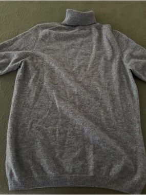 100% Pure Heather Grey Turtleneck Pullover